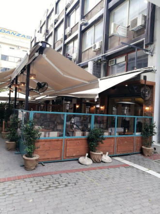Μισθωμένο κατάστημα, Λάρισα
