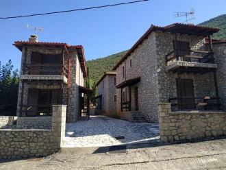Μονοκατοικία, Πολύδροσο Παρνασσού