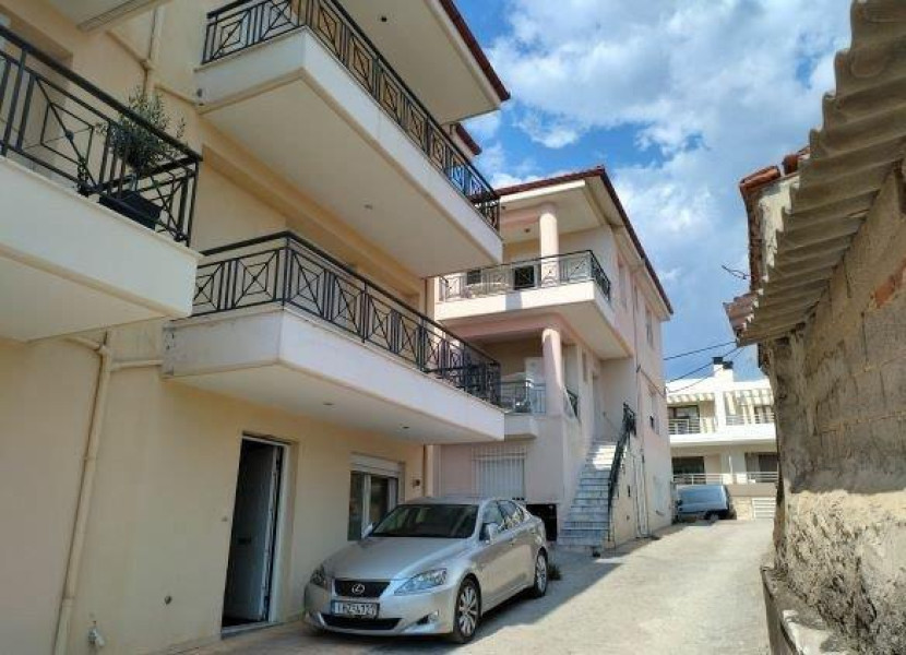 Maisonette, Trilofo