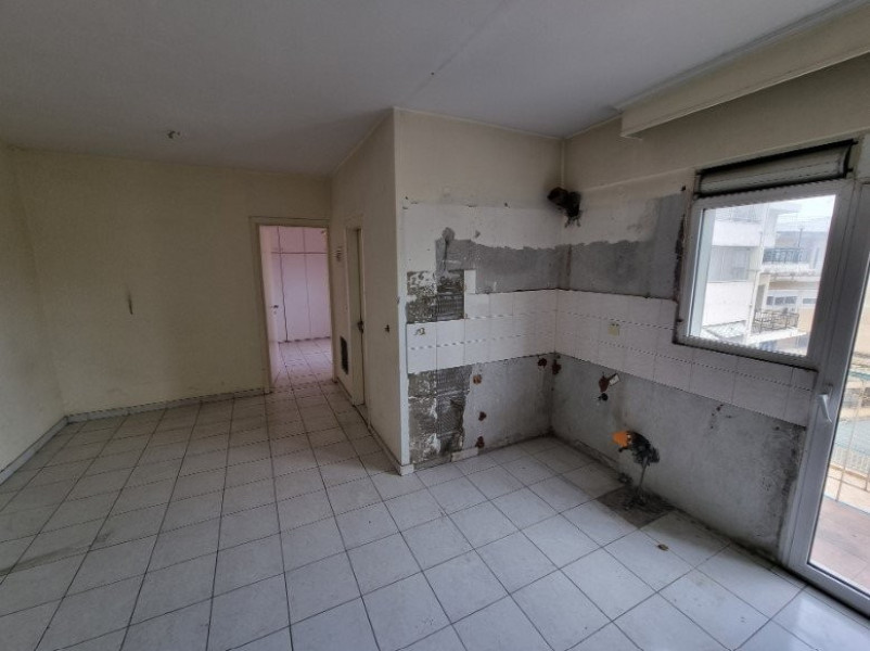 Apartment, Menemeni