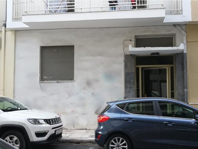Apartment, Patra