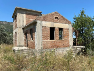 Ημιτελής Μονοκατοικία, Δερβένι